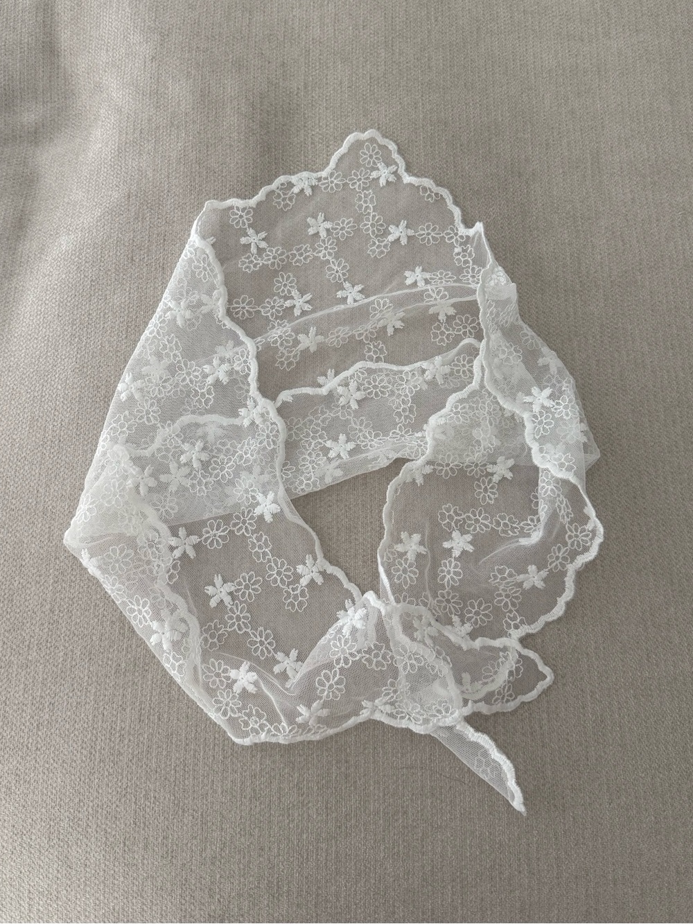White Lace Headscarf / Bandana